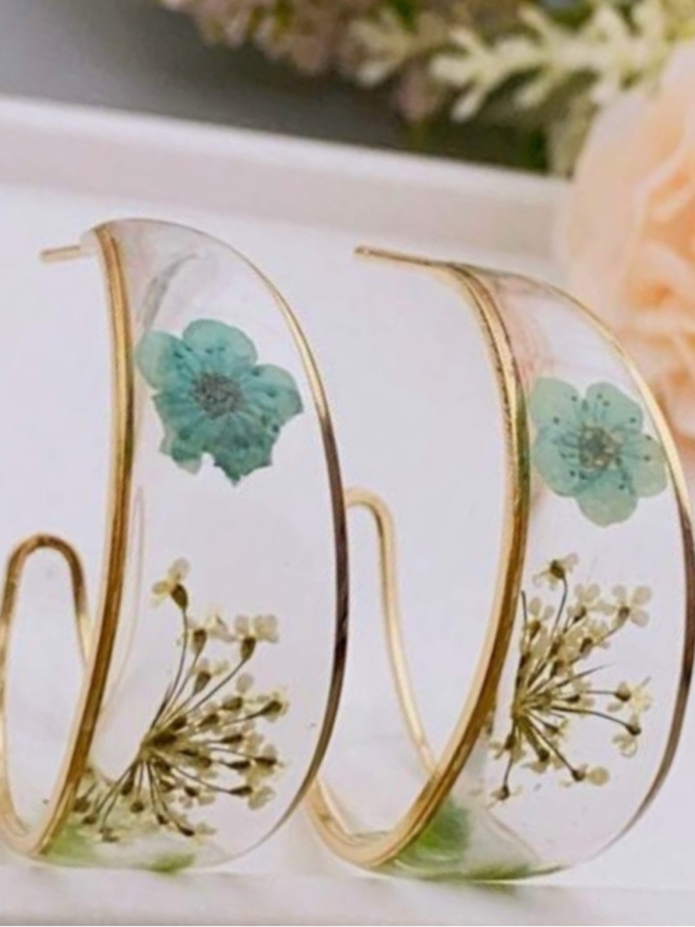 “Green Envy Hellebore” Mont Blanc Allium Oak Leaf Pressed Preserved Floral Hoops